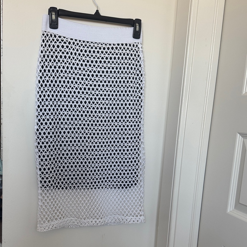 Bobeau White Mesh Pencil Skirt